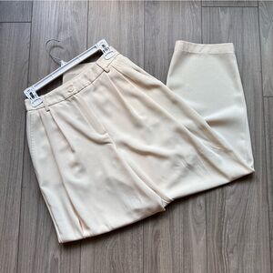 12 Storeez crème color pleat pants